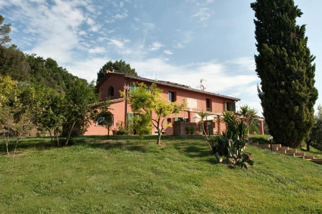 Podere Chiaromonte بالايا المظهر الخارجي الصورة